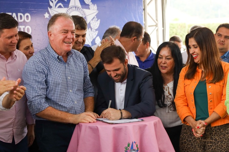 Governo anuncia recursos para obras em escolas e novos investimentos em Marilândia